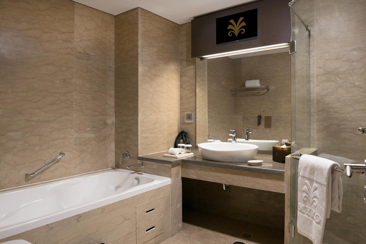 ไมโก โฮเต็ล แอนด์ คอนเวนชั่น เซ็นเตอร์ มากัสซาร์ Hotel มากาซาร์ ภายนอก รูปภาพ